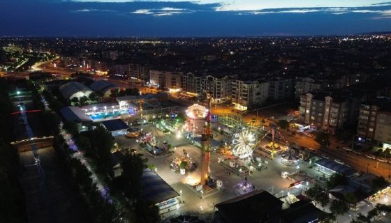 Aksaray Luna Park gece görüntüsü